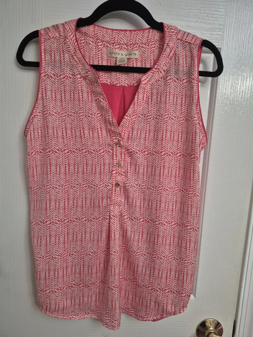 Pink Patterned Sleeveless V-Neck Camisole